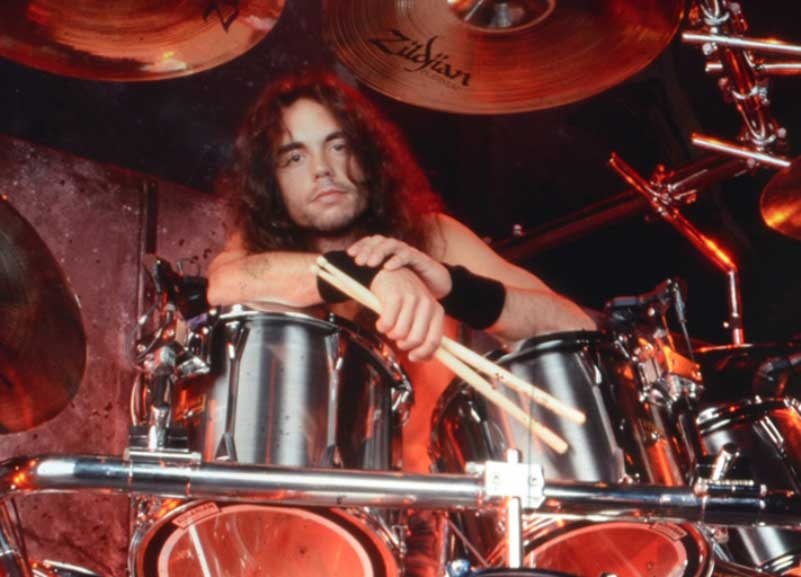 Nick Menza Sahnede Hayatını Kaybetti