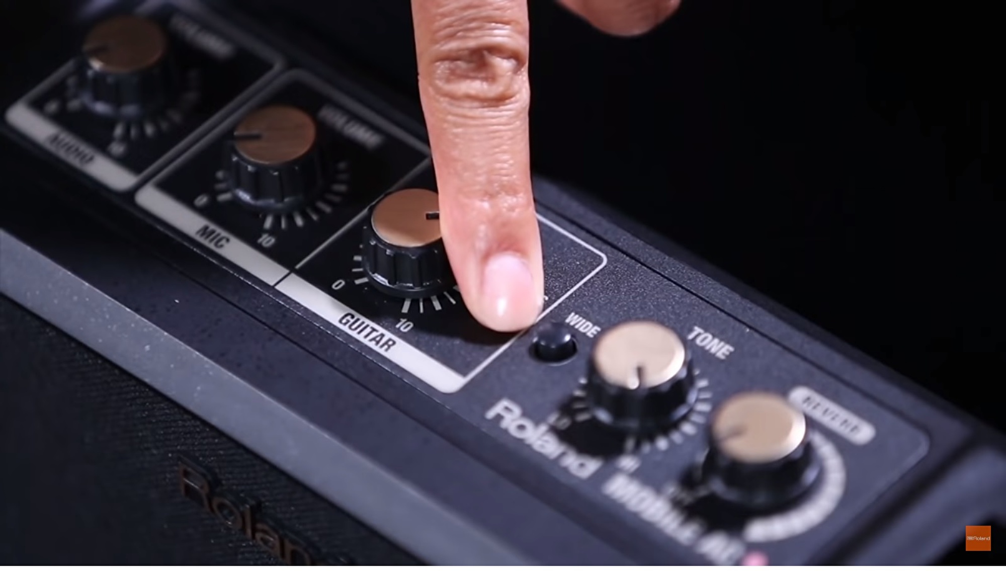 Roland on sale mobile ac