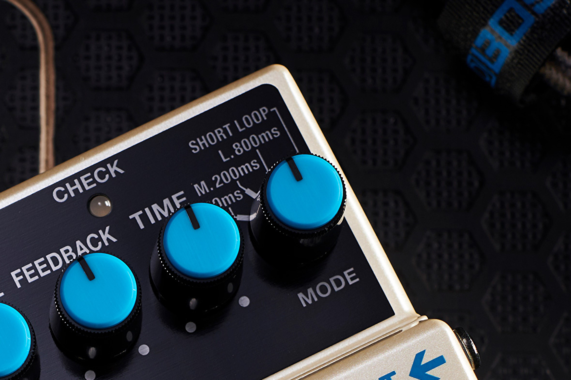 BOSS DD-3T Digital Delay Efekt Pedalı Fiyatı, Özellikleri | ZUHAL