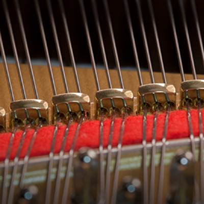 KAWAI GL-10 WH/P Parlak Beyaz 153 CM Kuyruklu Piyano