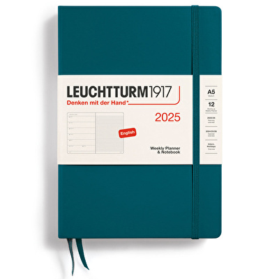 LEUCHTTURM 2025 Haftalık Planlayıcı ve Not Defteri, Orta Boy (A5), Sert Kapak, İngilizce, Çizgili, Pasifik Yeşili