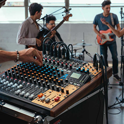 Tascam MODEL 16 Analog-Dijital Mixer
