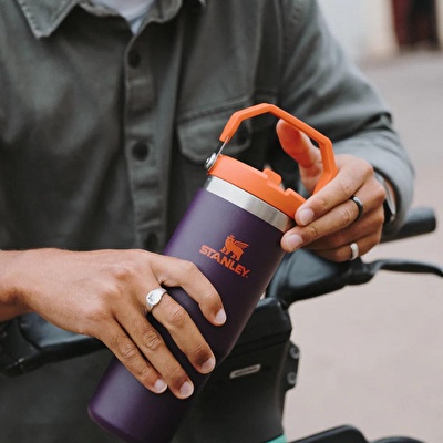 STANLEY The IceFlow™ Flip Straw Tumbler 0.89L / 30oz Plum