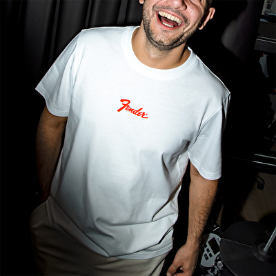 FENDER® Stratocaster Beyaz T-Shirt