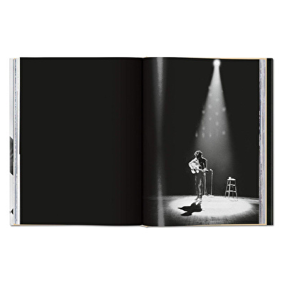 Bob Dylan: A Year and a Day