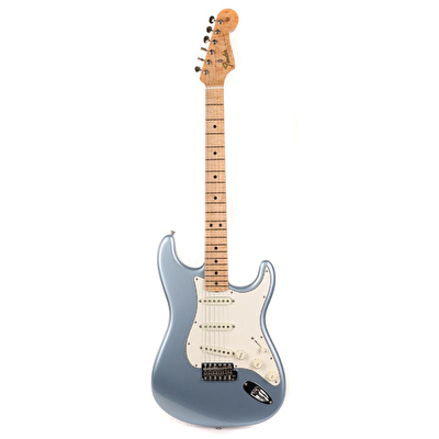 FENDER Custom Shop Limited Edition 1965 Stratocaster NOS Akçaağaç Klavye Aged Blue Ice Metallic Elektro Gitar