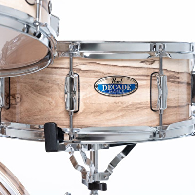 PEARL DMP925S/C889 Decade Maple Matte Racing Red 5 Parça (20B/10T/12T/16F/14S) Aksamlı Akustik Davul Seti