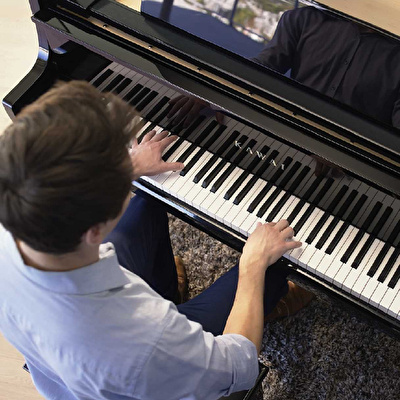 KAWAI NV12 Novus Hybrid Kuyruklu Piyano