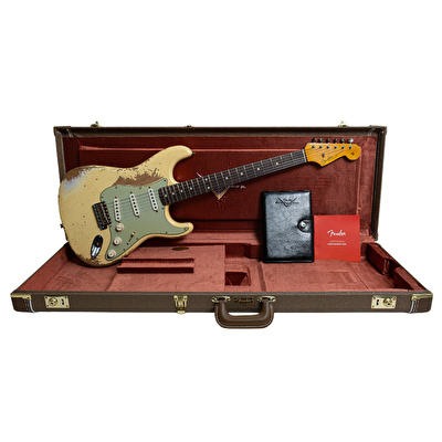 Fender Custom Shop 62/63 Stratocaster Super Heavy Relic Gülağacı Klavye Aged Vintage White Elektro Gitar