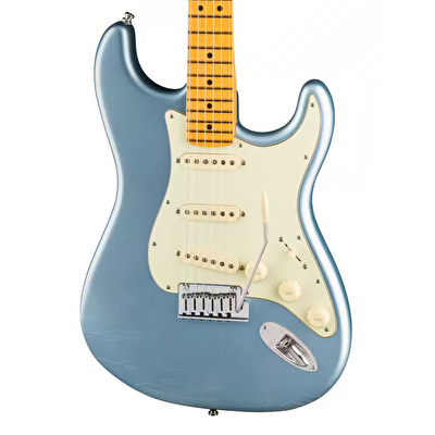 FENDER Limited Edition American Ultra Luxe Vintage 60s Stratocaster Akçaağaç Klavye Ice Blue Metallic Elektro Gitar
