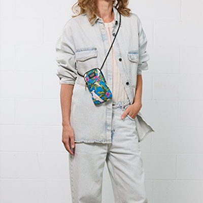 WOUF Gaia Crossbody Phone Bag
