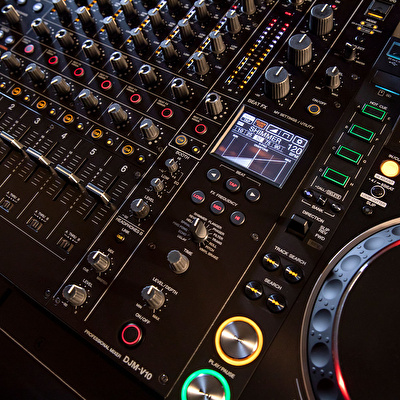 PIONEER DJ by ALPHATHETA DJM-V10 6 Kanal DJ Mikseri