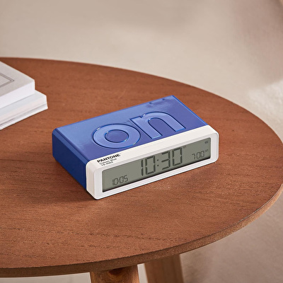 LEXON x Pantone Flip Klasik Şarj Edilebilir Alarm Saat Mavi