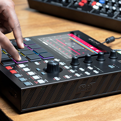 AKAI MPC ONE Müzik Prodüksiyonu Kontrol Cihazı