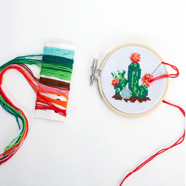 KIKKERLAND Mini Kanaviçe Kaktüs Desenli Dikiş Nakış Seti