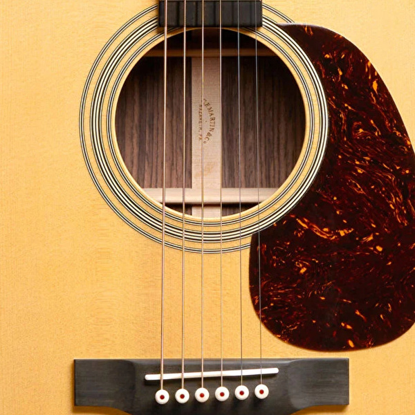 MARTIN SUPER HD-28 Akustik Gitar