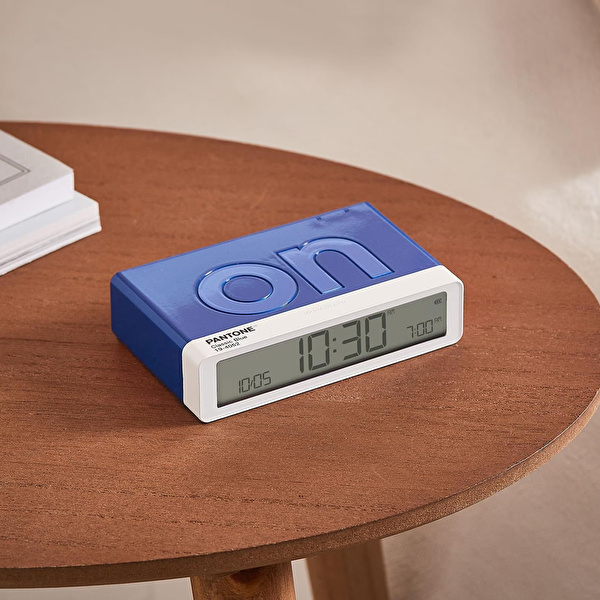 LEXON x Pantone Flip Klasik Şarj Edilebilir Alarm Saat Mavi