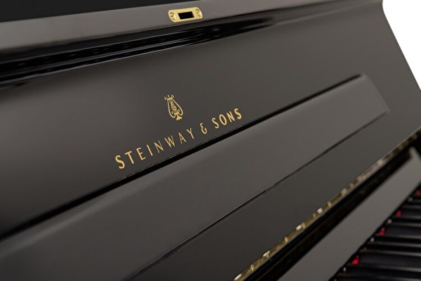 STEINWAY & SONS K-132 Parlak Siyah 132 CM Silent Duvar Piyanosu