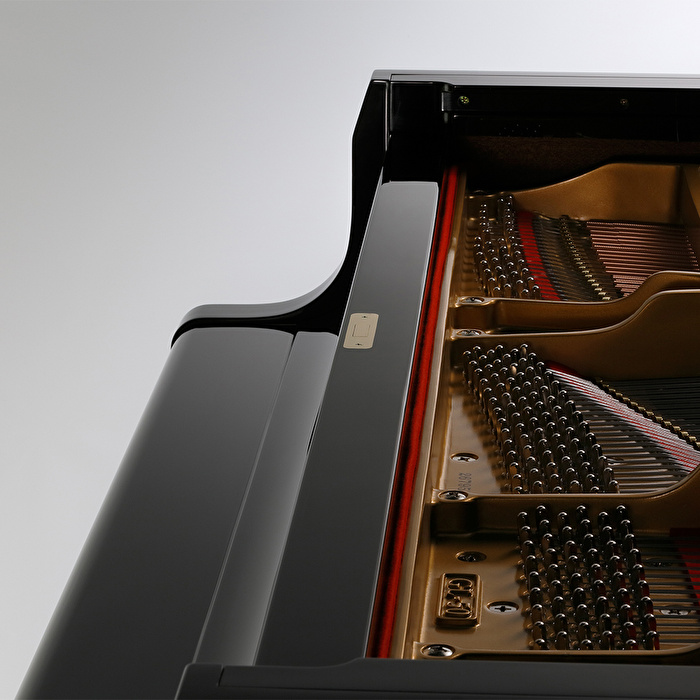 KAWAI GL-10 WH/P Parlak Beyaz 153 CM Kuyruklu Piyano