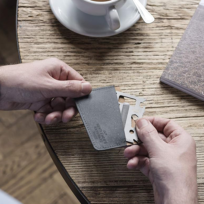 GENTLEMEN'S HARDWARE Kredi Kartı Şeklinde Çok Fonksiyonlu Alet 15-in-1