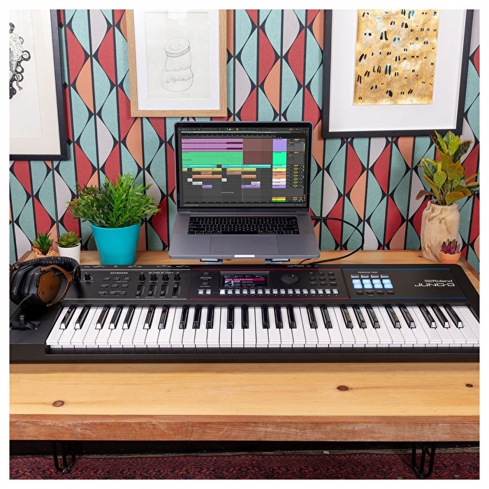 ROLAND JUNO-D7 76 Tuş Synthesizer