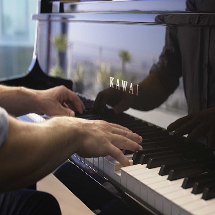 KAWAI NV12 Novus Hybrid Kuyruklu Piyano
