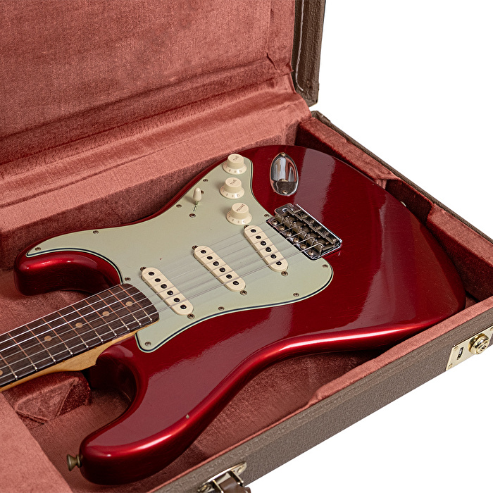 Fender Custom Shop 1960 Stratocaster Journeyman Relic Gülağacı Klavye Aged Candy Apple Red Elektro Gitar