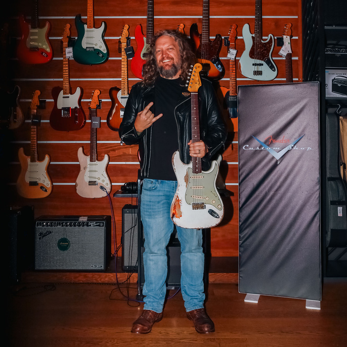 Fender Custom Shop Masterbuilt Andy Hicks 1961 Stratocaster Heavy Relic Olympic White Over 3 Renk Sunburst Elektro Gitar